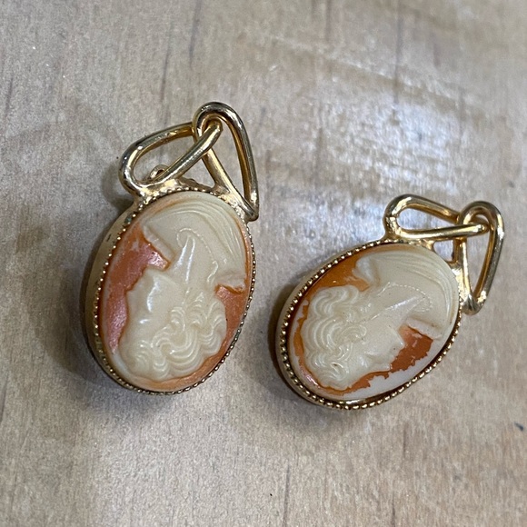 Vintage Baroque cameo Victorian Style Gold Tone Earrings - Picture 2 of 14